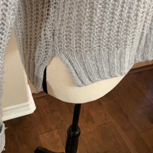 No Boundaries gray and silver metallic thread cropped pullover sweater Size M - Picture 10 of 16